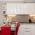 Lucrezia Apartment by Firenze Prestige