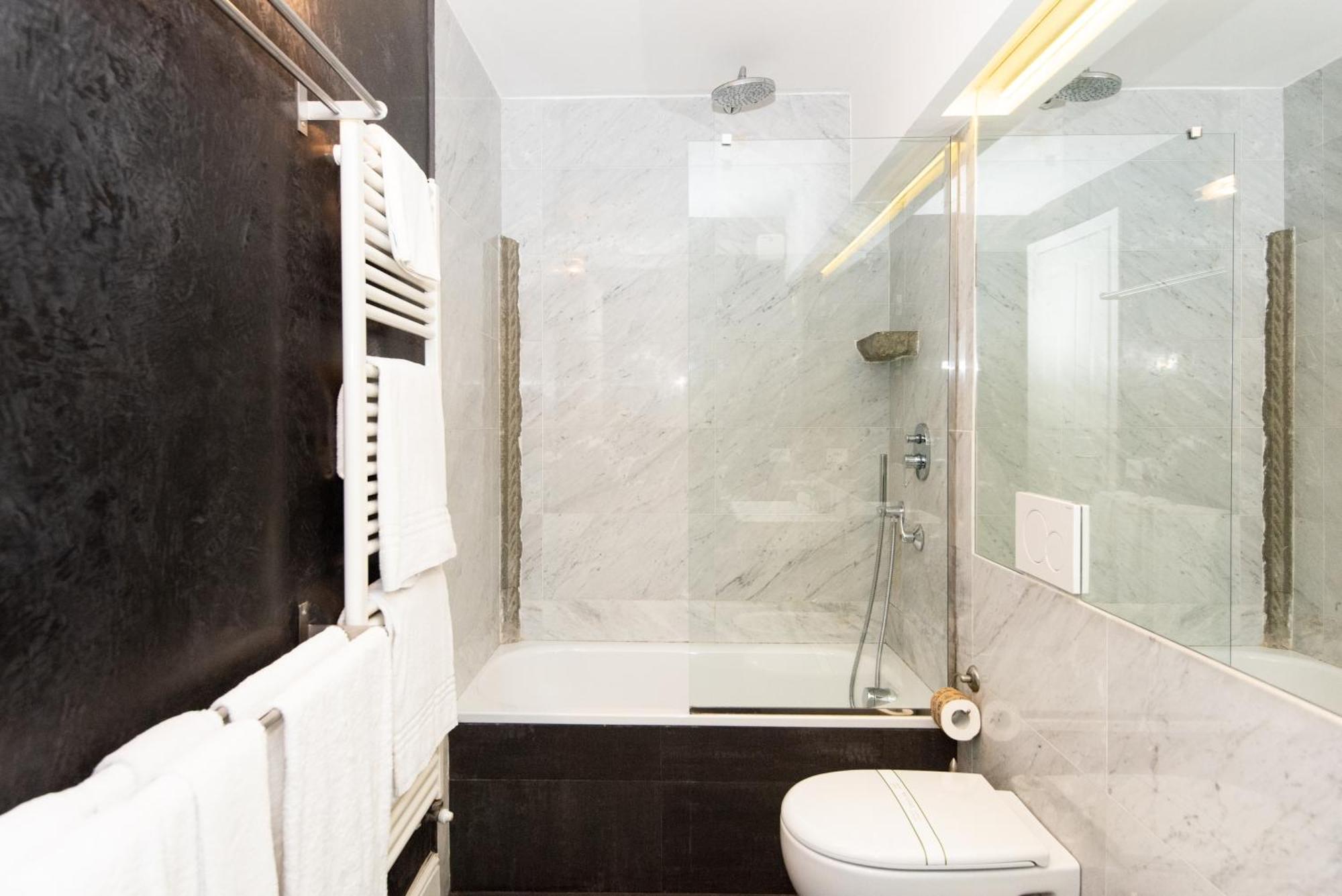 Lucrezia By Prestige * Florenz
